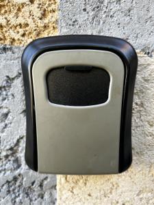 a black and gray tv on a stone wall at l'aquarium in Brignoles +18 photos