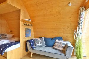 Postel nebo postele na pokoji v ubytování Hausboot Dotterbart