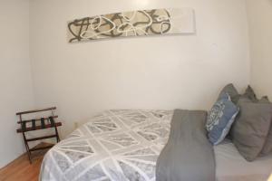 Voodi või voodid majutusasutuse 3 BR Southside Loft - Amazing Location toas