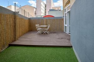 Kawasan patio atau luaran di Casita Mela - Apt. p/8 pax con terraza en Logroño