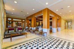 The lobby or reception area at Olissippo Castelo
