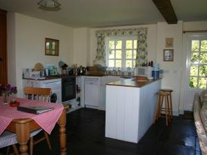 Η κουζίνα ή μικρή κουζίνα στο Alltybrain Farm Cottages +60 φωτογραφίες
