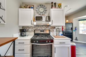 Gallery image of Sunny Las Vegas Studio with Shared Pool and Backyard! in Las Vegas