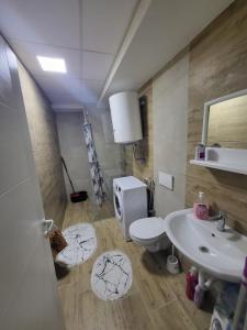 Bilik mandi di Apartments OH LR