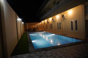Πισίνα στο ή κοντά στο Hotel Luansa Klui