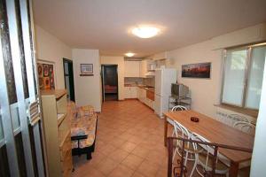 Kuchyň nebo kuchyňský kout v ubytování Appartamento sul mare da Antonio