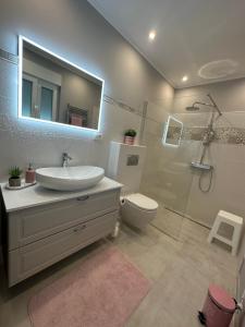 Ένα μπάνιο στο Bellevue Apartment +24 φωτογραφίες