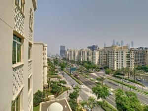 Nespecifikovaný výhled na destinaci Dubaj nebo výhled na město při pohledu z apartmánu