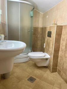 Ένα μπάνιο στο Apartment R