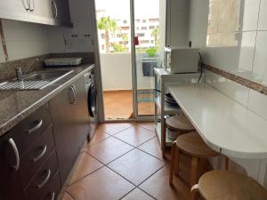Dapur atau dapur kecil di superbe appartement en complexe avec piscine