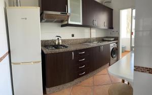Dapur atau dapur kecil di superbe appartement en complexe avec piscine