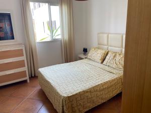 Katil atau katil-katil dalam bilik di superbe appartement en complexe avec piscine +37 gambar
