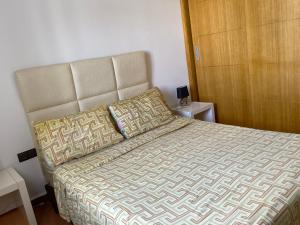 Katil atau katil-katil dalam bilik di superbe appartement en complexe avec piscine