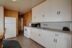 Kuchyň nebo kuchyňský kout v ubytování Ester Lee Oceanview Inn