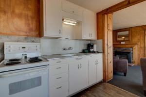 Kuchyň nebo kuchyňský kout v ubytování Ester Lee Oceanview Inn