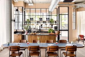 Bebidas en Turing Locke Cambridge
