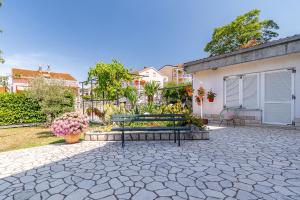 Zahrada ubytování Apartments with parking spaces Crikvenica - 5494