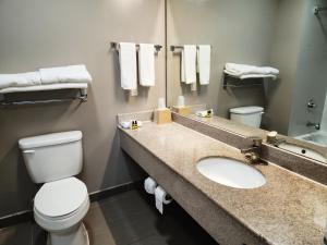 Koupelna v ubytování Motel 6-Ennis, TX