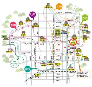 een kaart van de kaart van Disneyland bij 明和荘Mei Wa Inn in Kyoto