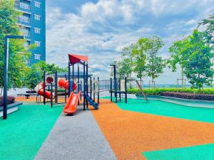 Kawasan permainan kanak-kanak di {NEW} 2BR Alanis Designer Suite @ KLIA City Center