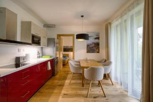 Kuchyň nebo kuchyňský kout v ubytování Apartmány Filipovice