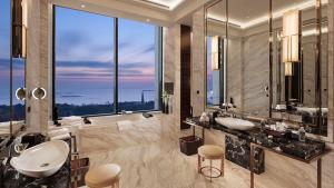 Fotografie z fotogalerie ubytování InterContinental Nantong by IHG-Best view of yangtze v destinaci Nan-tchung