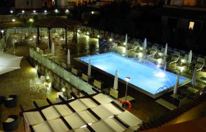 Bazén v ubytování Hotel Costazzurra Museum & Spa nebo v jeho okolí