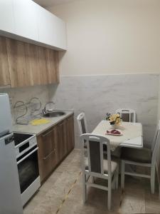 Una cocina o zona de cocina en Stan na Dan Obrenovac