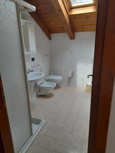 Koupelna v ubytování Agriturismo Val di Ferro