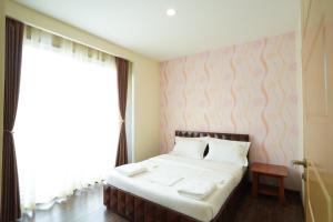 Легло или легла в стая в Shayona Apartments Limited