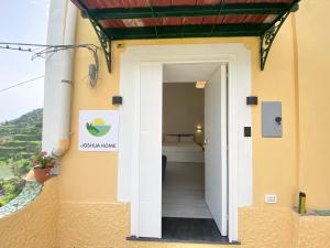 Gambar di galeri bagi Joshua Home di Maiori