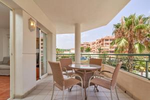 Balkón alebo terasa v ubytovaní Beachfront apartment Torrox Costa