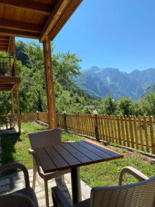 Widok na góry z tego hotelu