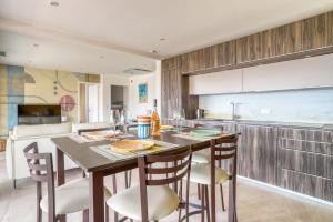 Cuina o zona de cuina de Superbe T4 -Vue Mer- Tout Confort Refait à Neuf!