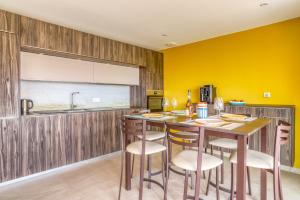 Cuina o zona de cuina de Superbe T4 -Vue Mer- Tout Confort Refait à Neuf!