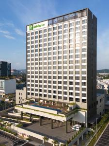 an aerial view of the hilton anaheim hotel at Holiday Inn Sepang - Airport in Sepang