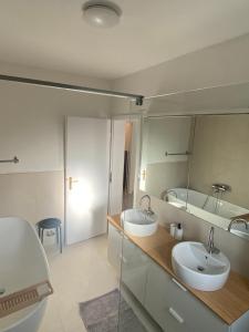 Afbeelding uit fotogalerij van Sea View Apartment in Jelsa +3 foto's