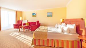 Posezení v ubytování Hotel zur Post - ein Rovell Hotel + 30 fotografií