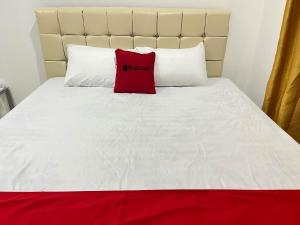 Imagen de la galería de RedDoorz at Ring Road II Area Manado, en Paniki