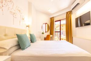 Postel nebo postele na pokoji v ubytování Hotel Angela - Adults Recommended
