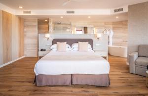 Postel nebo postele na pokoji v ubytování Hotel Angela - Adults Recommended