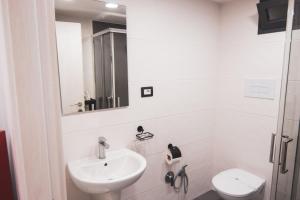 Łazienka w obiekcie Centro Storico Luxury Suites - affittacamere guesthouse in historical center Toledo station