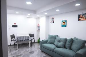 Część wypoczynkowa w obiekcie Centro Storico Luxury Suites - affittacamere guesthouse in historical center Toledo station