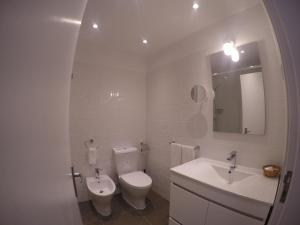 Ένα μπάνιο στο Monte Gordo Prestige Apartments +27 φωτογραφίες