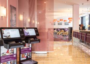 a display of a cell phone in a store at IntercityHotel Berlin Airport Area North in Schönefeld