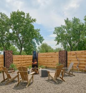 Φωτογραφία από το άλμπουμ του Hutton Brickyards Riverfront Hotel & Venue σε Kingston
