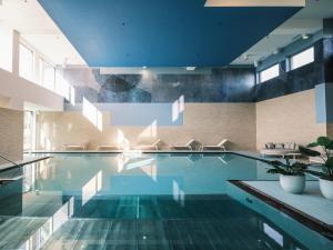 Bazén v ubytování Falkensteiner Family Hotel Diadora nebo v jeho okolí