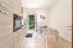 Köök või kööginurk majutusasutuses Affaccio sul Lago by BarbarHouse