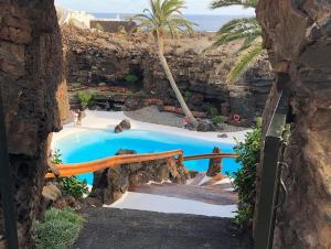 Bazén v ubytování Appart Cosy vue piscine, wifi, à 500 m plage nebo v jeho okolí