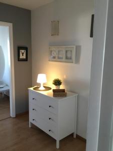 Postel nebo postele na pokoji v ubytování Appart Cosy vue piscine, wifi, à 500 m plage
